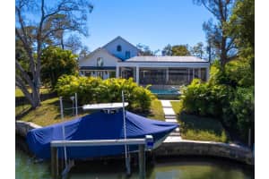 1575 LODGE DRIVE, SARASOTA, FL 34239 Sold 03/27/24