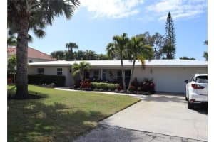 77 ISLAND CIRCLE, SARASOTA, FL 34242 Sold 04/16/24