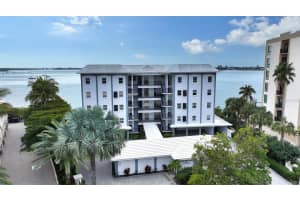 400 GOLDEN GATE POINT, SARASOTA, FL 34236 Sold 07/29/24