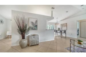 7645 39TH STREET CIRCLE, SARASOTA, FL 34243 Sold 05/31/24