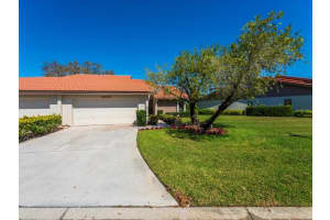 3929 WILSHIRE CIRCLE, SARASOTA, FL 34238 Sold 04/08/24