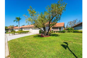 3929 WILSHIRE CIRCLE, SARASOTA, FL 34238 Sold 04/08/24