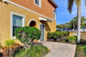 7998 MOONSTONE DRIVE, SARASOTA, FL 34233 Sold 05/20/24