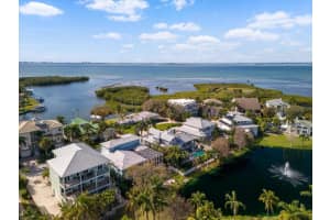 7061 HAWKS HARBOR CIRCLE, BRADENTON, FL 34207 Sold 05/28/24