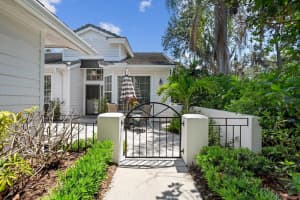 7913 WHITEBRIDGE GLEN, UNIVERSITY PARK, FL 34201 Sold 07/01/24