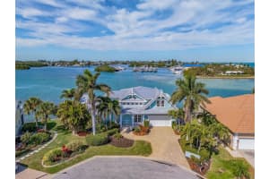 731 KEY ROYALE DRIVE, HOLMES BEACH, FL 34217 Sold 02/03/25