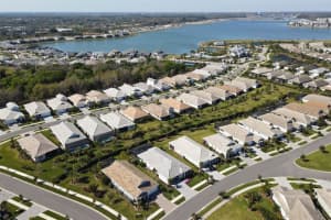 8113 SANDSTAR WAY, SARASOTA, FL 34240 Sold 05/17/24