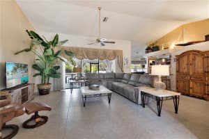 13509 2ND AVENUE, BRADENTON, FL 34212 Sold 01/15/25