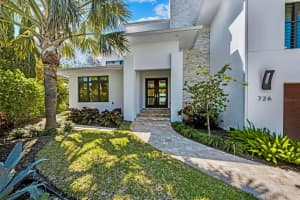 726 KEY ROYALE DRIVE, HOLMES BEACH, FL 34217 Sold 07/12/24