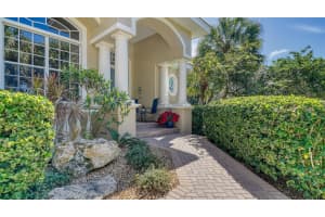 5585 SIESTA ESTATES COURT, SARASOTA, FL 34242 Sold 06/12/24
