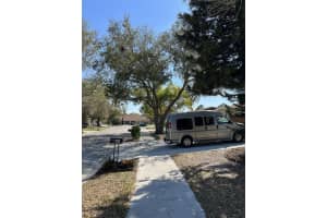 5733 DEER HOLLOW TRAIL, SARASOTA, FL 34232 Sold 05/01/24