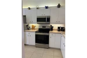 422 SUNSET LAKE BOULEVARD, VENICE, FL 34292 Sold 04/12/24