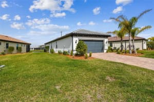 7575 SUMMERLAND COVE, LAKEWOOD RANCH, FL 34202 Sold 05/08/24