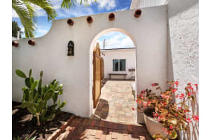 556 WASHINGTON DRIVE, SARASOTA, FL 34236 Sold 04/15/24