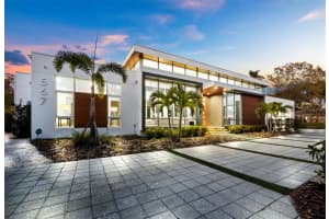 567 BELLORA WAY, SARASOTA, FL 34234 Sold 04/19/24