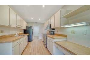 4784 OAK FOREST DRIVE, SARASOTA, FL 34231 Sold 04/19/24