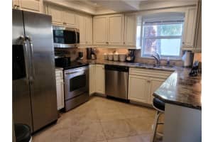1300 PORTOFINO DRIVE, SARASOTA, FL 34242 Sold 11/15/24