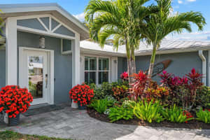 612 EMERALD LANE, HOLMES BEACH, FL 34217 Sold 09/06/24