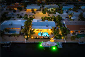 612 EMERALD LANE, HOLMES BEACH, FL 34217 Sold 09/06/24