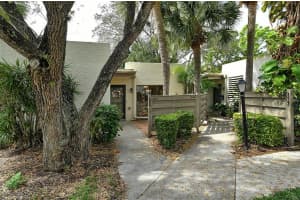 241 SHERWOOD DRIVE, BRADENTON, FL 34210 Sold 08/07/24