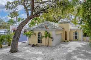1744 WISCONSIN LANE, SARASOTA, FL 34239 Sold 05/31/24