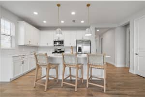 8160 STERNWAY ROAD, SARASOTA, FL 34240 Sold 11/15/24