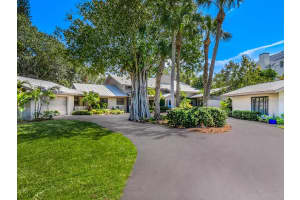 7435 SANDERLING ROAD, SARASOTA, FL 34242 Sold 06/18/24
