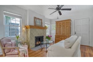 410 BURNS COURT, SARASOTA, FL 34236 Sold 09/12/24