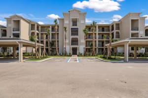 18008 Gawthrop Dr #104, BRADENTON