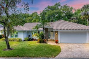 5710 GARDEN LAKES FERN, BRADENTON, FL 34203 Sold 05/15/24