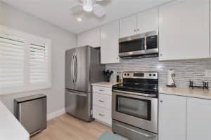 370 THREE LAKES LANE, VENICE, FL 34285 - MLS#MFRA4603734