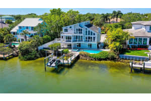 5422 SIESTA COVE DRIVE, SARASOTA, FL 34242 Sold 04/10/25