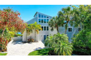 5422 SIESTA COVE DRIVE, SARASOTA, FL 34242 Sold 04/10/25