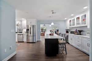 1849 SANDALWOOD DRIVE, SARASOTA, FL 34231 Sold 06/10/24