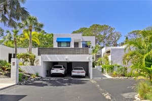604 BAYPORT WAY, LONGBOAT KEY, FL 34228 Sold 05/31/24
