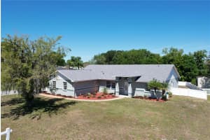 8733 MOUNT ROYAL LANE, LAKELAND, FL 33809 Sold 05/10/24