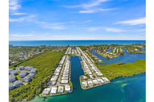 653 SPANISH DRIVE, LONGBOAT KEY, FL 34228 Sold 04/08/24