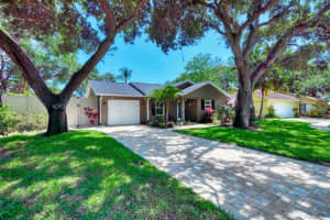 2910 WOODPINE COURT, SARASOTA, FL 34231 Sold 05/07/24