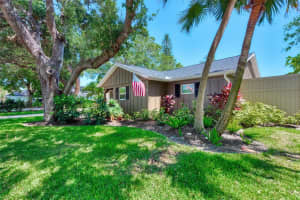 2910 WOODPINE COURT, SARASOTA, FL 34231 Sold 05/07/24