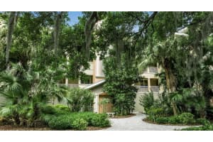 5102 MANORWOOD DRIVE, SARASOTA, FL 34235 Sold 04/04/25