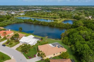 7137 42ND COURT, SARASOTA, FL 34243 Sold 04/30/24