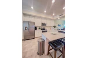 17810 GAWTHROP DRIVE, LAKEWOOD RANCH, FL 34211 Sold 10/18/24
