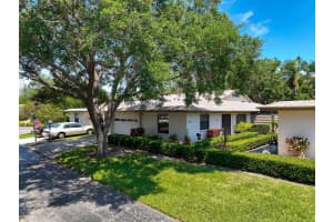 4493 LAKE VISTA DRIVE, SARASOTA, FL 34233 Sold 09/27/24