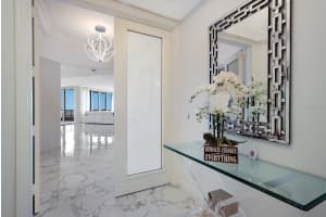 415 L AMBIANCE DRIVE, LONGBOAT KEY, FL 34228 Sold 06/03/24