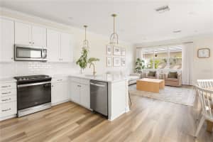 12017 CRANSTON WAY, BRADENTON, FL 34211 Sold 05/16/24
