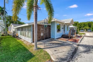 15 OAK STREET, BRADENTON, FL 34208 Sold 11/13/24