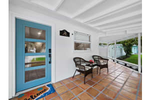 680 FOX STREET, LONGBOAT KEY, FL 34228 Sold 07/11/24