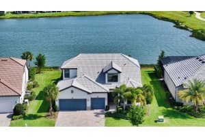 8052 GRANDE SHORES DRIVE, SARASOTA, FL 34240 Sold 06/07/24