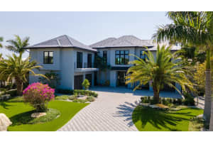 603 CRESTWOOD LANE, HOLMES BEACH, FL 34217 Sold 03/28/25