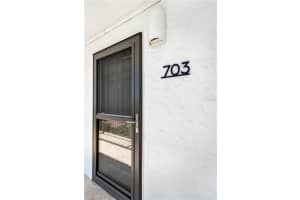 9393 MIDNIGHT PASS ROAD, SARASOTA, FL 34242 Sold 11/07/24